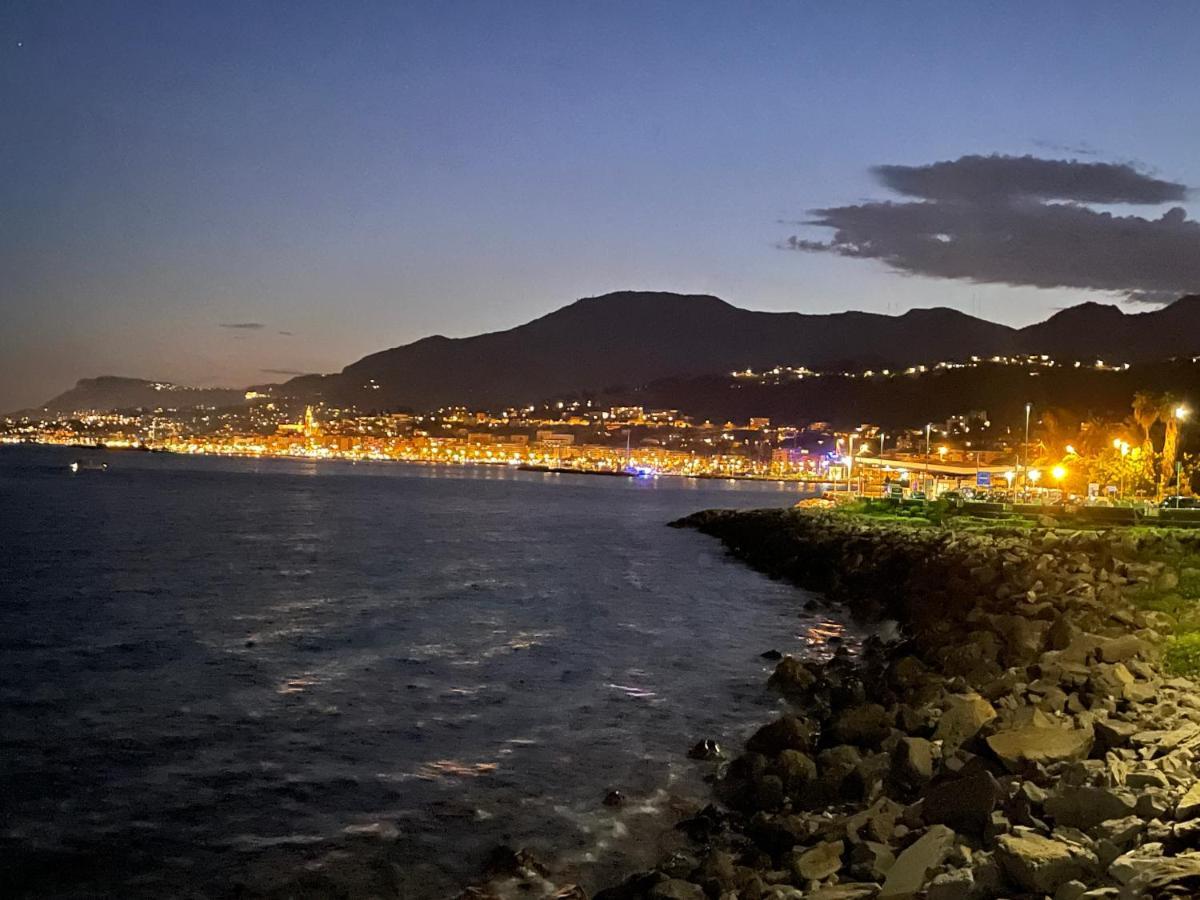 Menton Centre Vue Imprenable Sur Mer Et Jardin Bioves Exterior photo